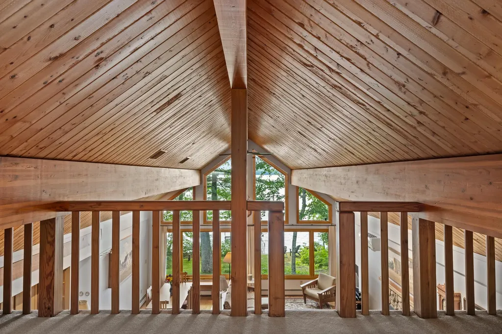 43/44 Gardner Road Raymond ME 04071