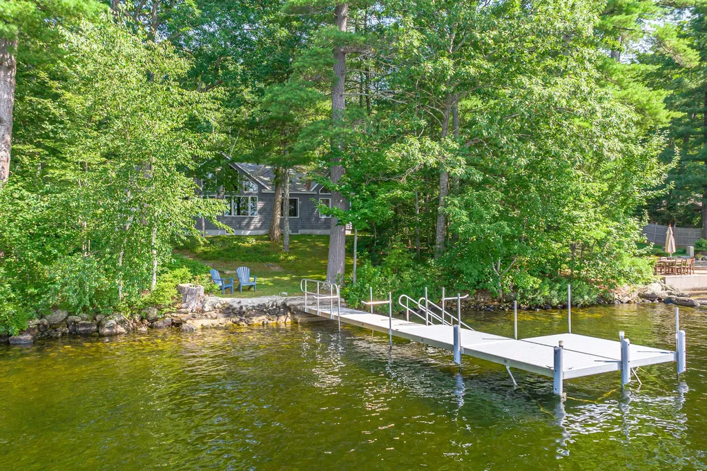 43/44 Gardner Road Raymond ME 04071