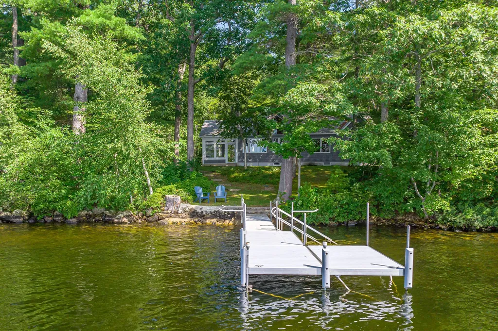 43/44 Gardner Road Raymond ME 04071