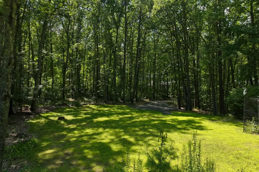 43/44 Gardner Road Raymond ME 04071