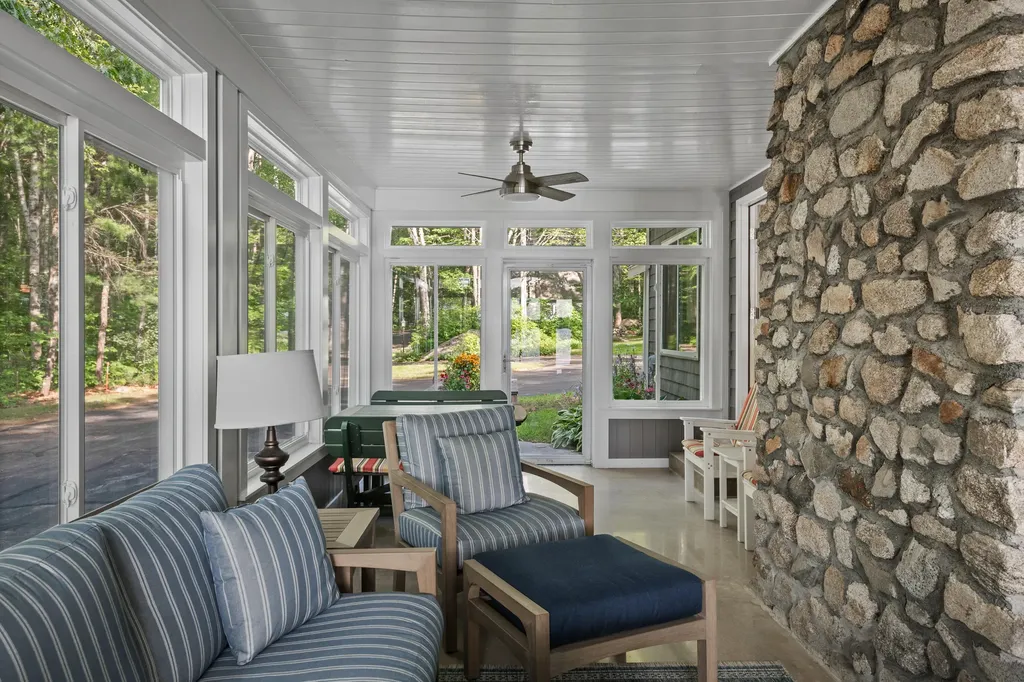 43/44 Gardner Road Raymond ME 04071