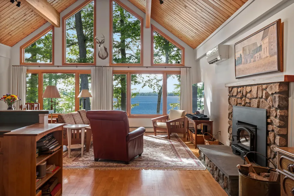 43/44 Gardner Road Raymond ME 04071