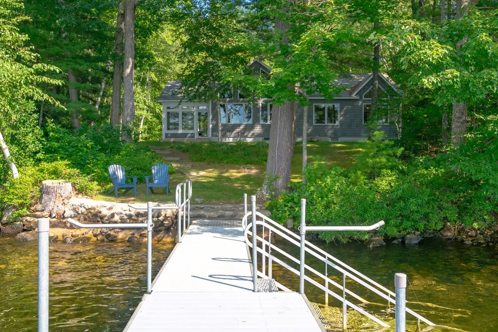 43/44 Gardner Road Raymond ME 04071