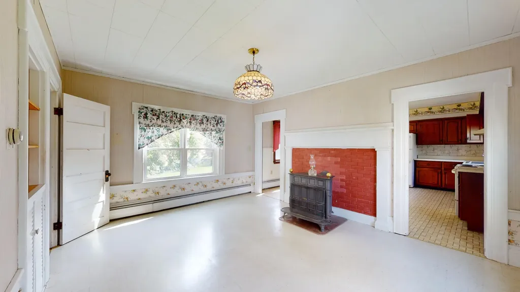 325 Middle Road Sabattus ME 04280