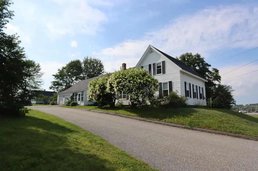325 Middle Road Sabattus ME 04280