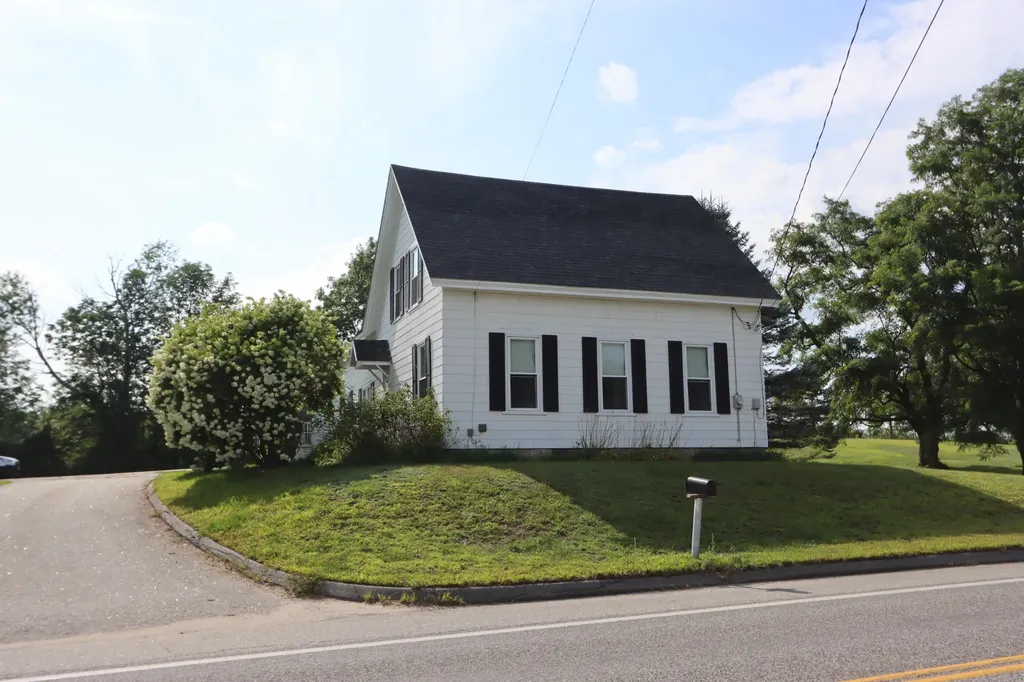 325 Middle Road Sabattus ME 04280