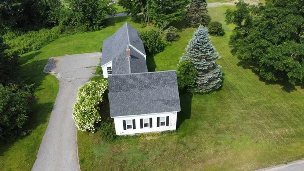 325 Middle Road Sabattus ME 04280