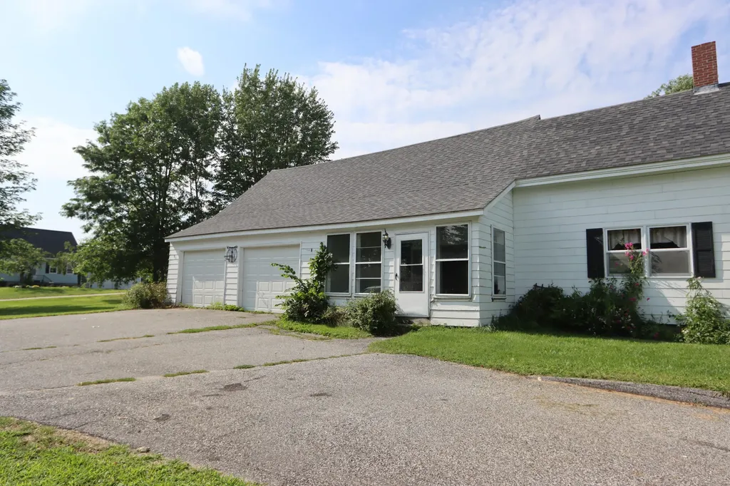 325 Middle Road Sabattus ME 04280