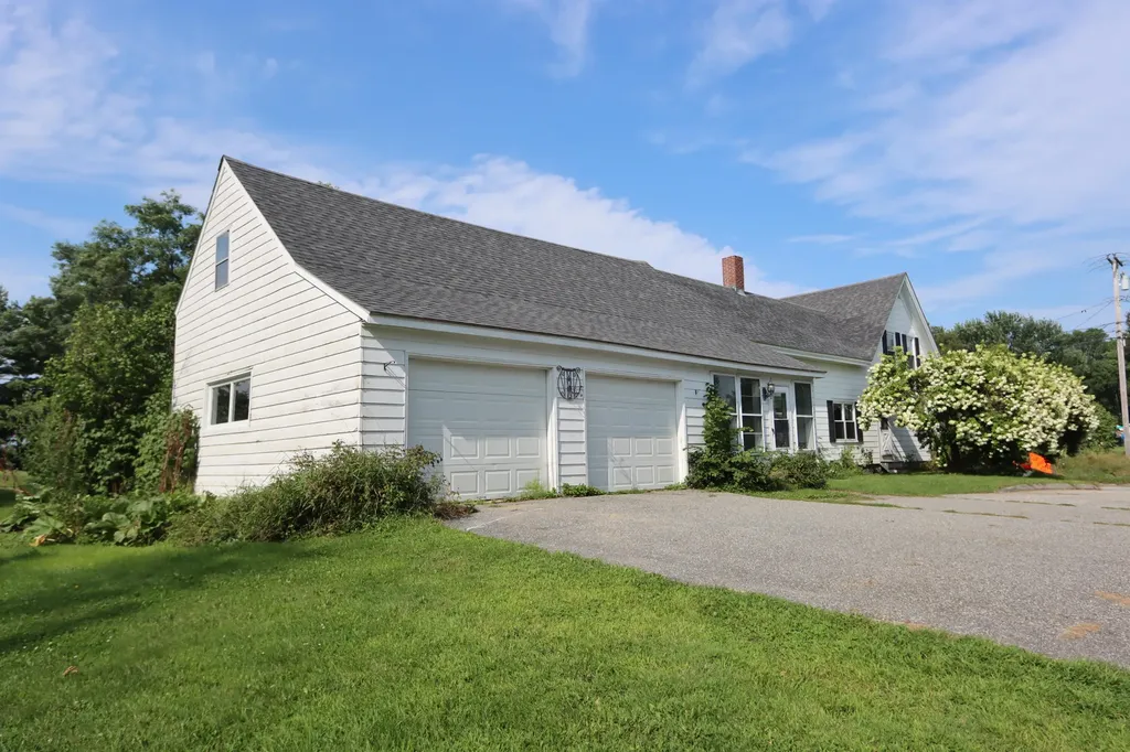 325 Middle Road Sabattus ME 04280