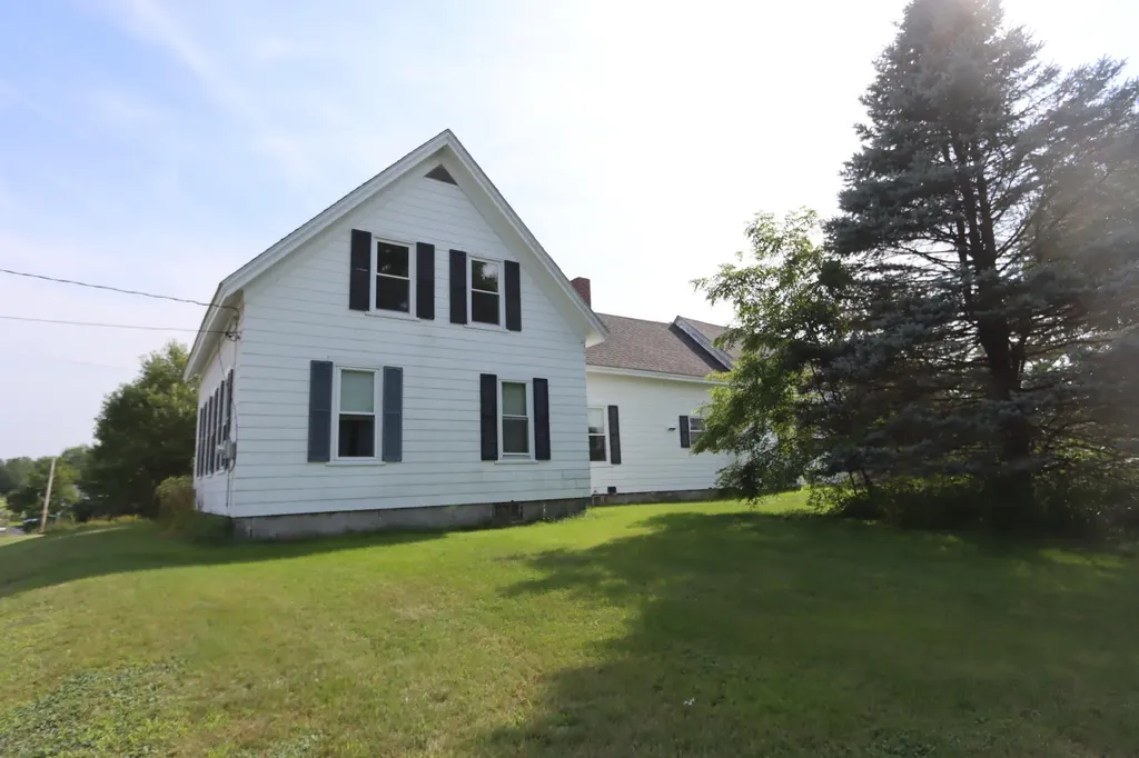 325 Middle Road Sabattus ME 04280