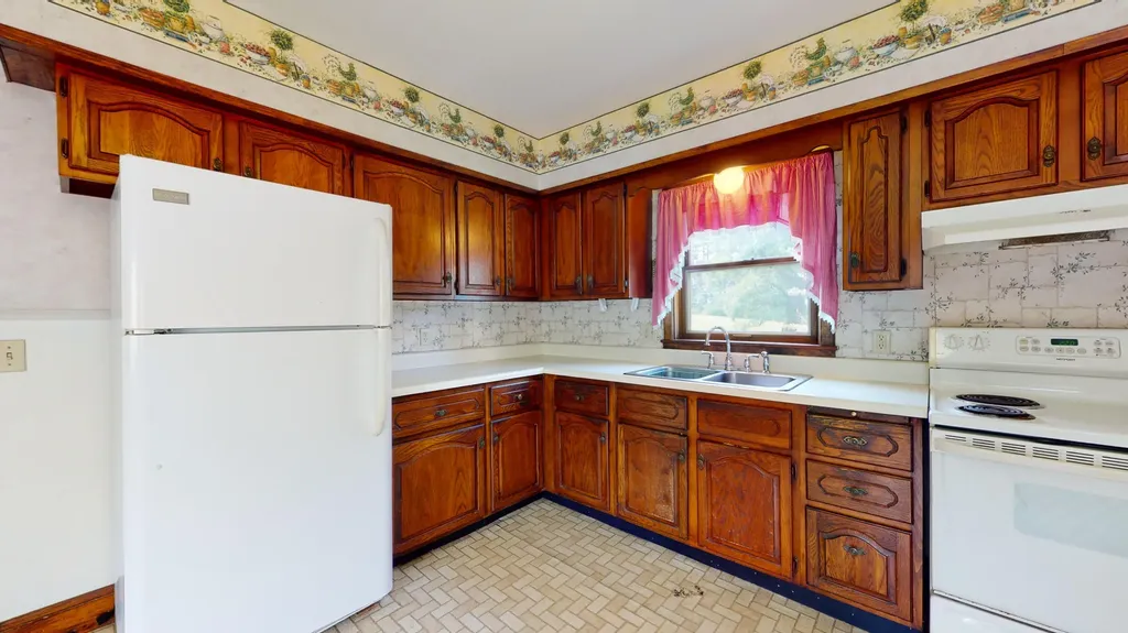 325 Middle Road Sabattus ME 04280