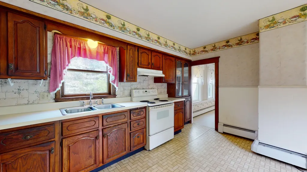 325 Middle Road Sabattus ME 04280