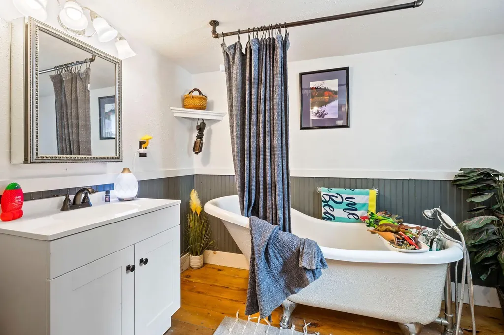 192 Turkey Lane Winthrop ME 04364