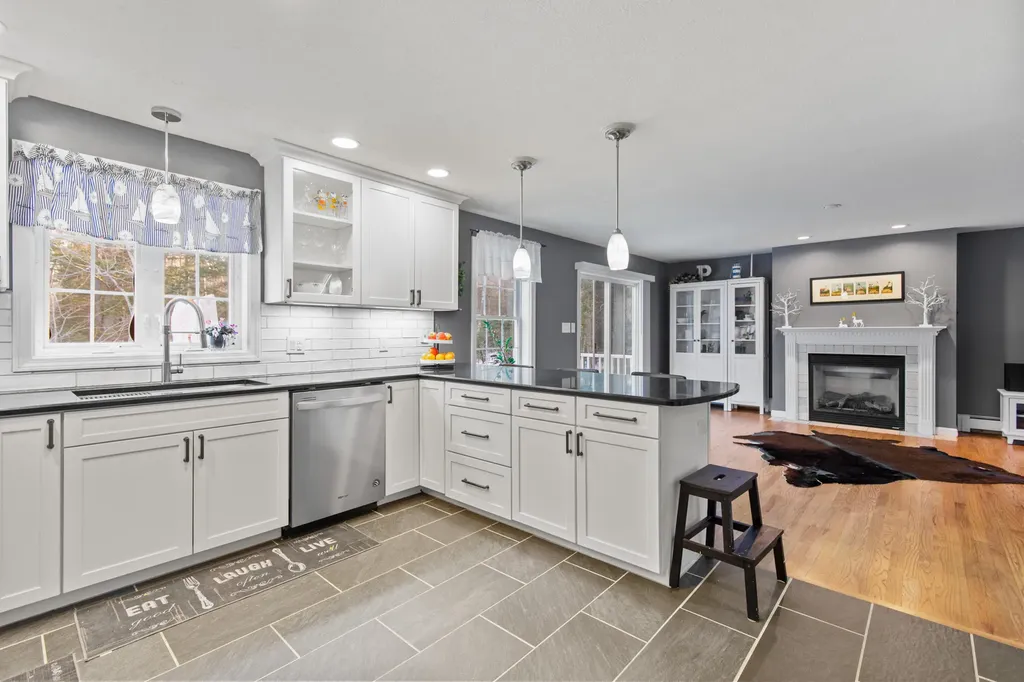 6 Parsons Farm Road Brunswick ME 04011