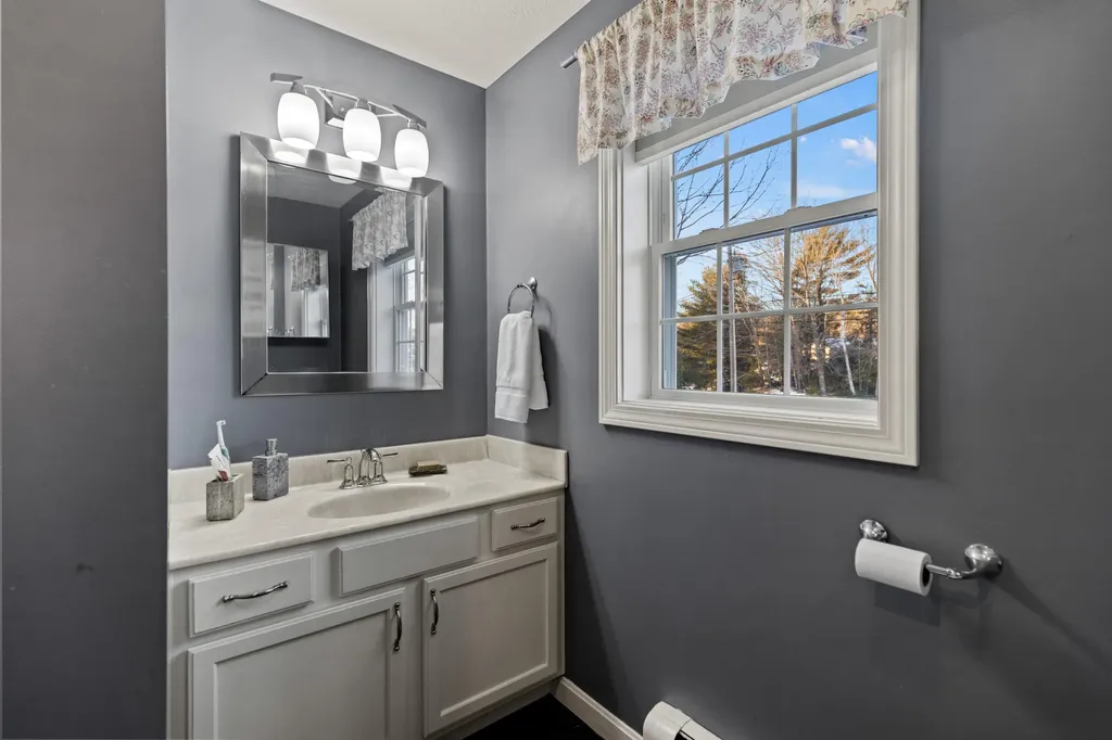 6 Parsons Farm Road Brunswick ME 04011