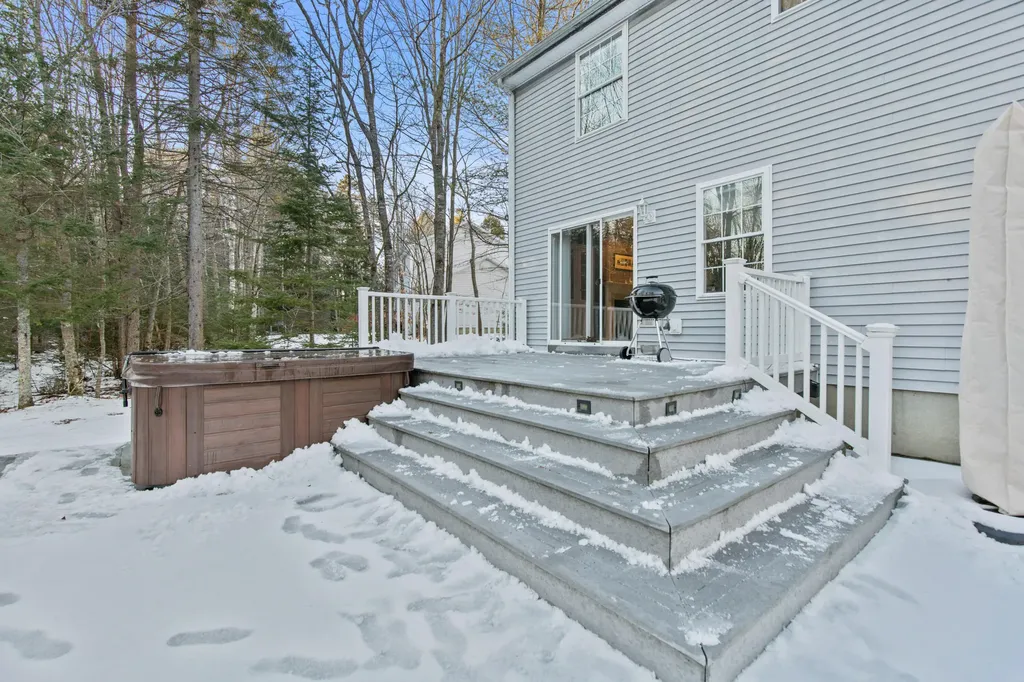 6 Parsons Farm Road Brunswick ME 04011
