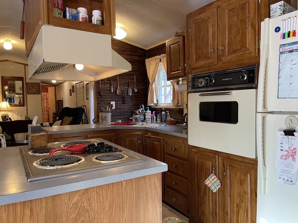 576 Hinckley Road Clinton ME 04927