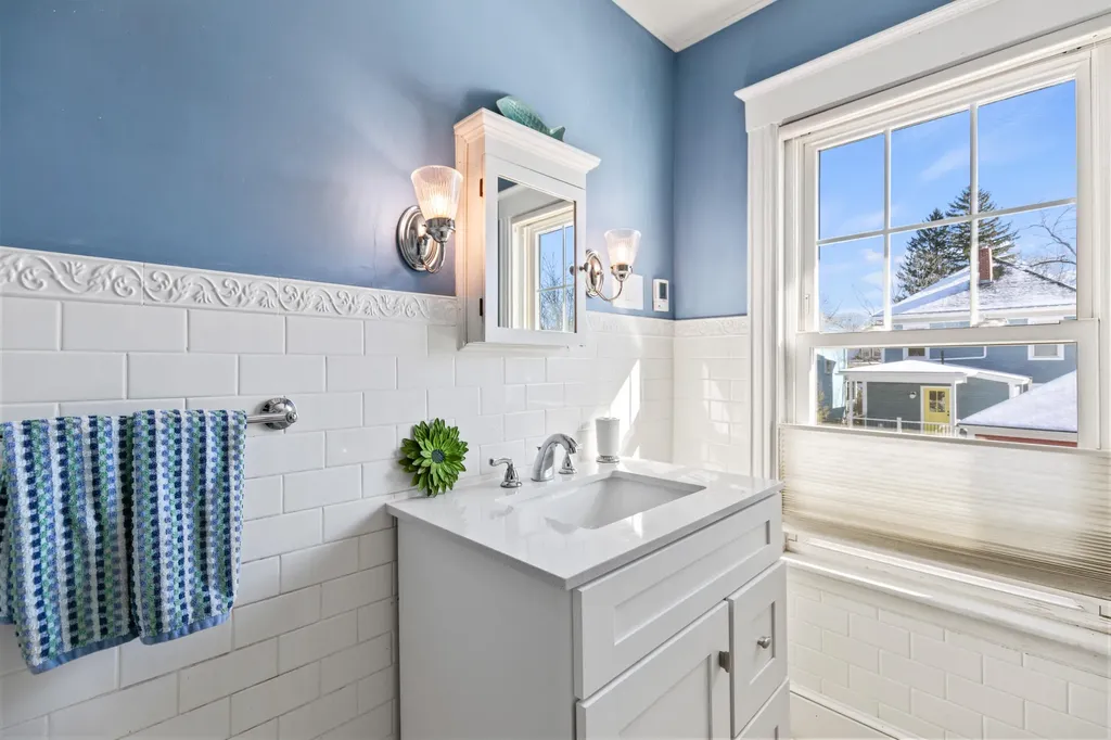 32 Machigonne Street Portland ME 04102