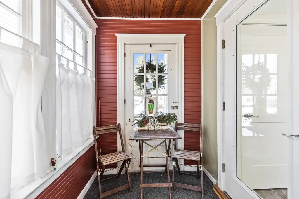 32 Machigonne Street Portland ME 04102
