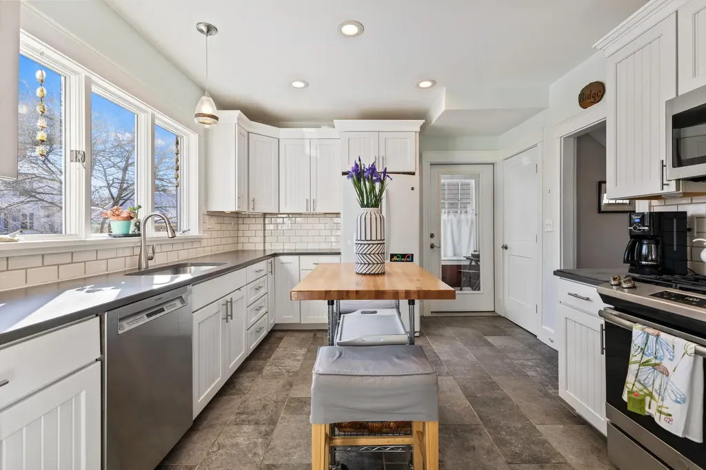32 Machigonne Street Portland ME 04102