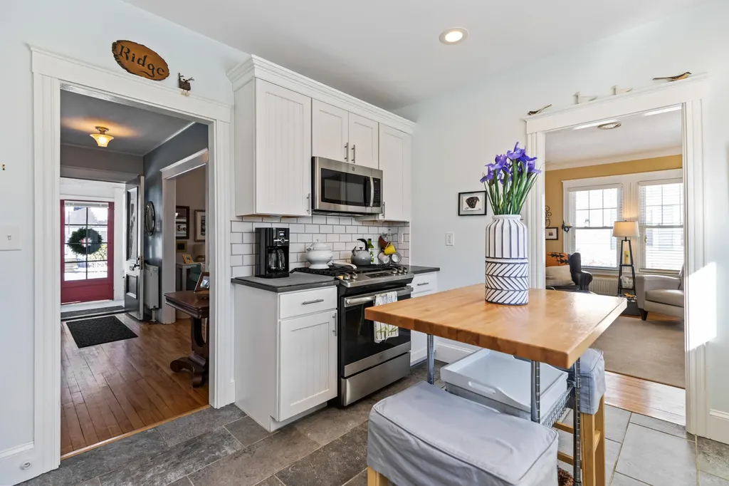 32 Machigonne Street Portland ME 04102