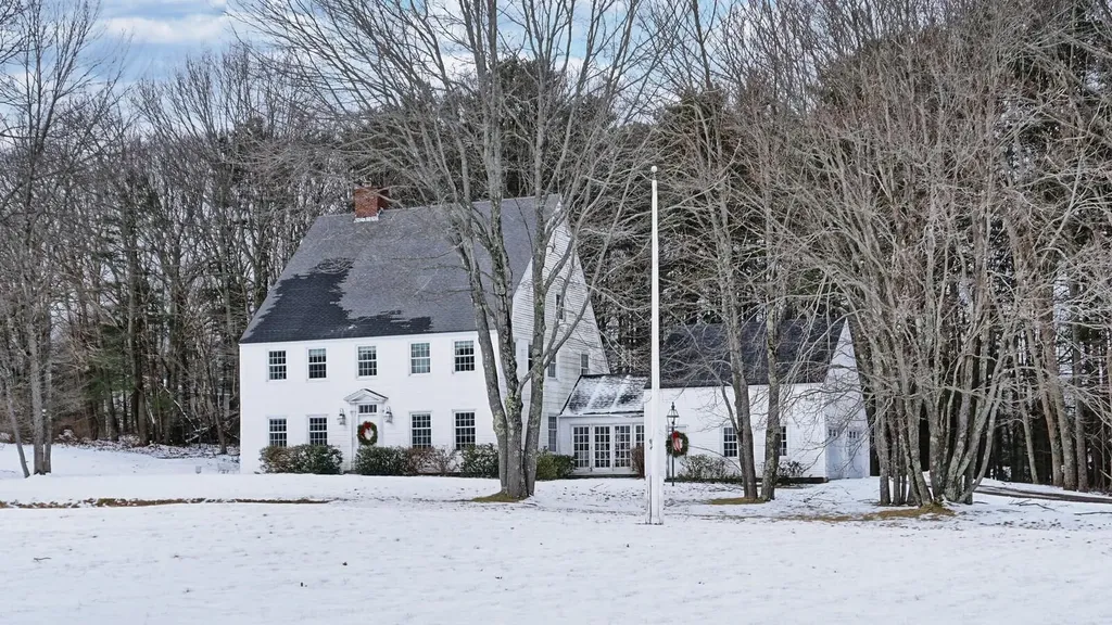 75 Winnocks Neck Road Scarborough ME 04074