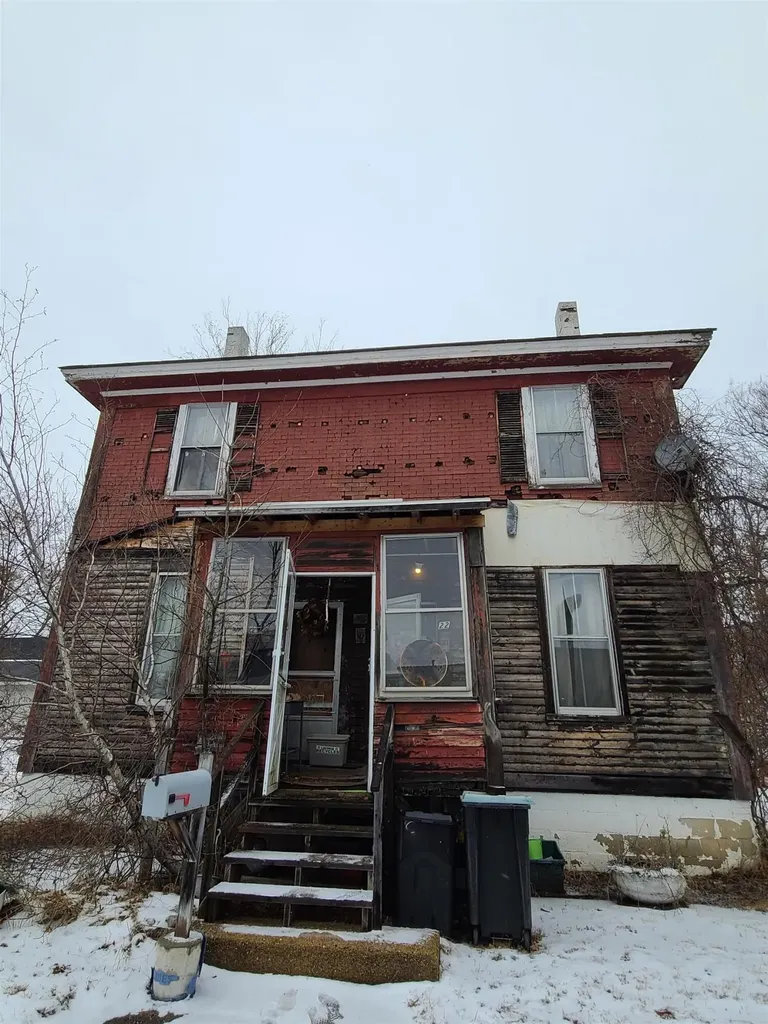 20 Wallace Court Laconia NH 03246