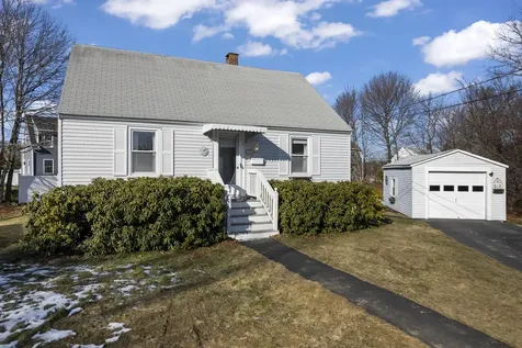 7 Sterling Road Kittery ME 03904