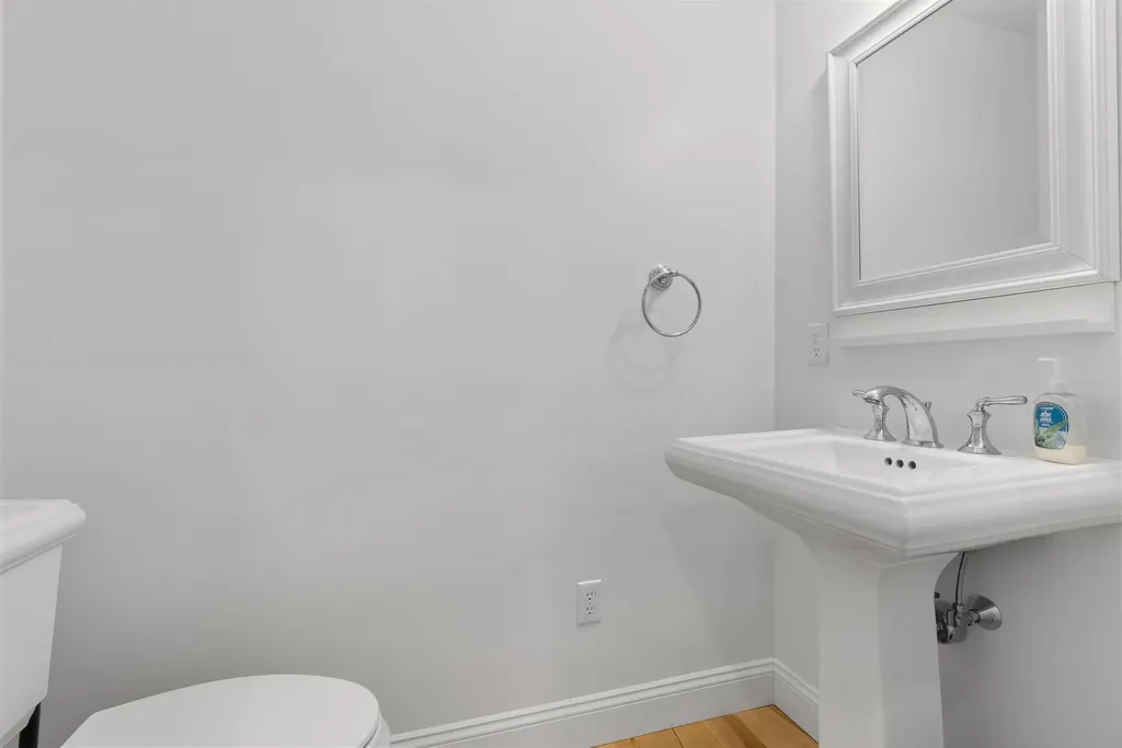 19 Jeanne Court Portland ME 04102