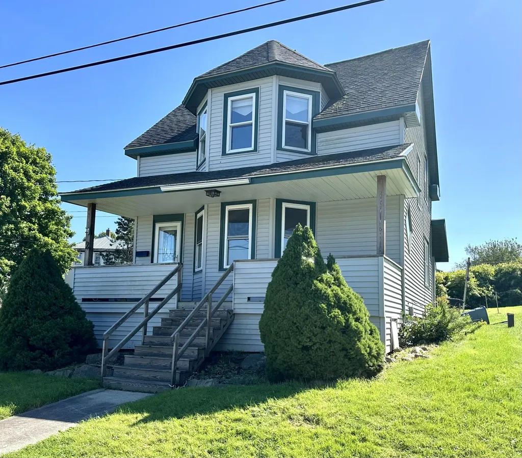 2 Lincoln Street Eastport ME 04631