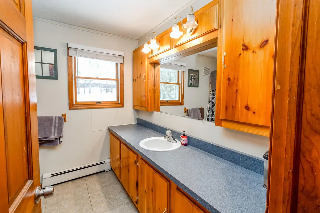 32 Deerfield Drive Sabattus ME 04280