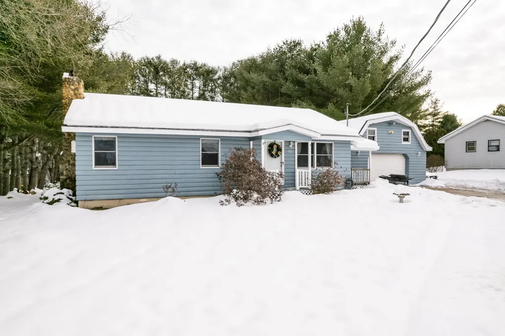 32 Deerfield Drive Sabattus ME 04280