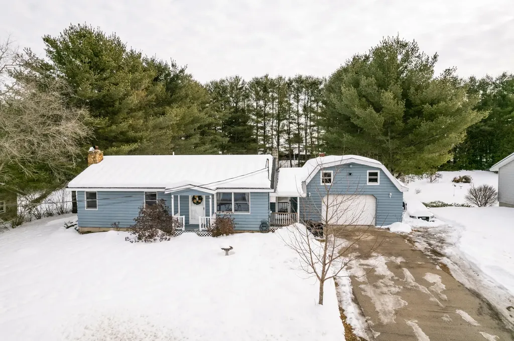 32 Deerfield Drive Sabattus ME 04280