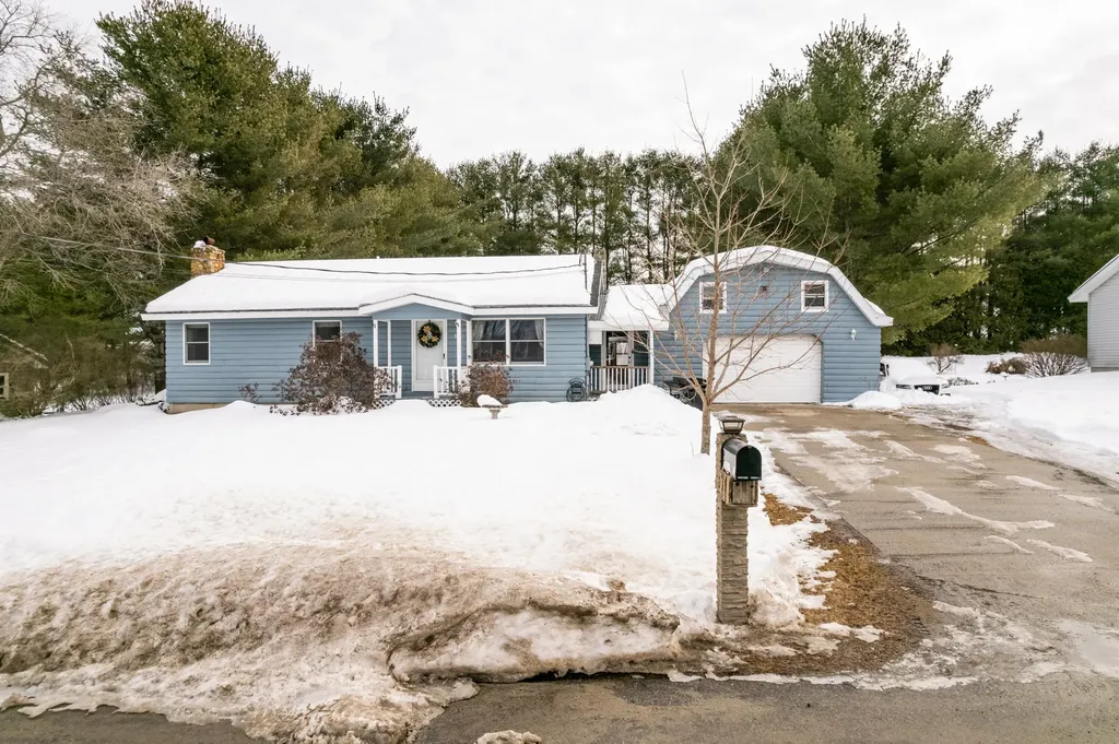 32 Deerfield Drive Sabattus ME 04280