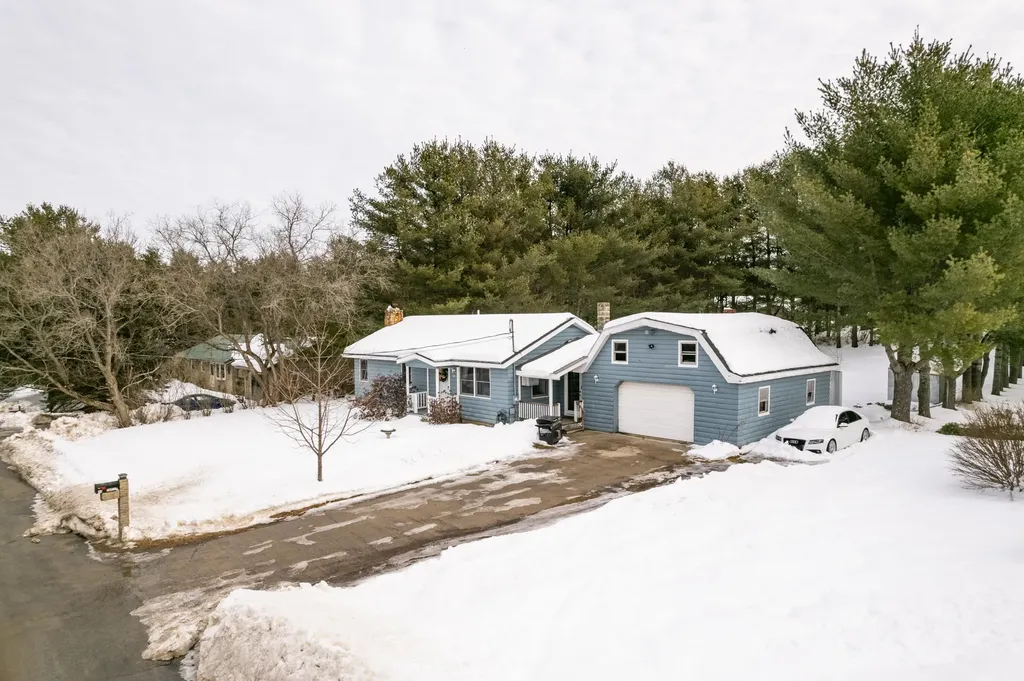 32 Deerfield Drive Sabattus ME 04280