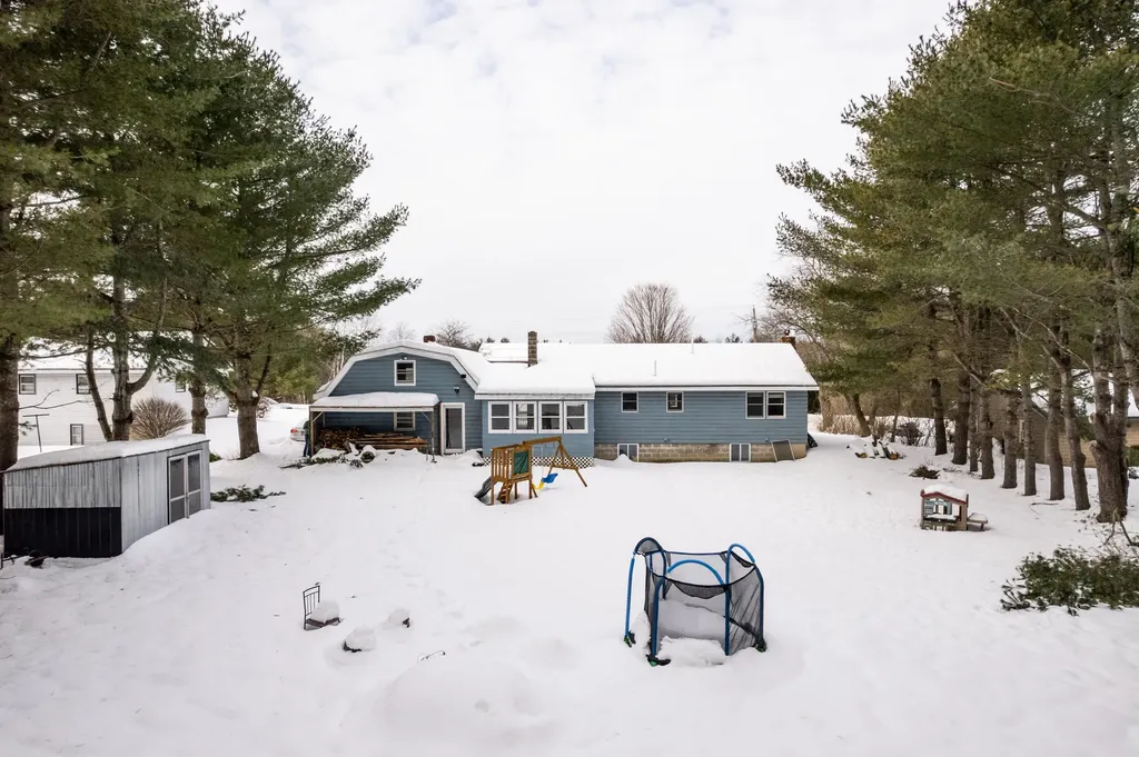 32 Deerfield Drive Sabattus ME 04280