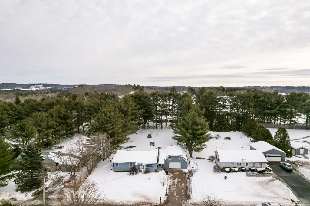 32 Deerfield Drive Sabattus ME 04280
