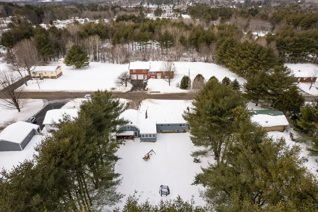 32 Deerfield Drive Sabattus ME 04280