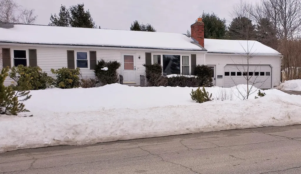 60 Clover Lane Brewer ME 04412