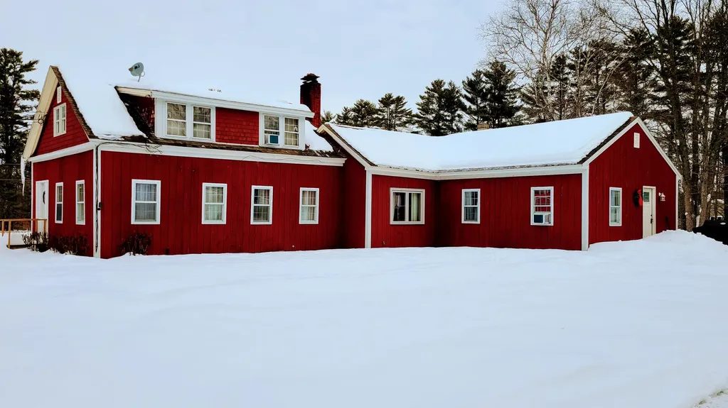 712 Naples Road Harrison ME 04040