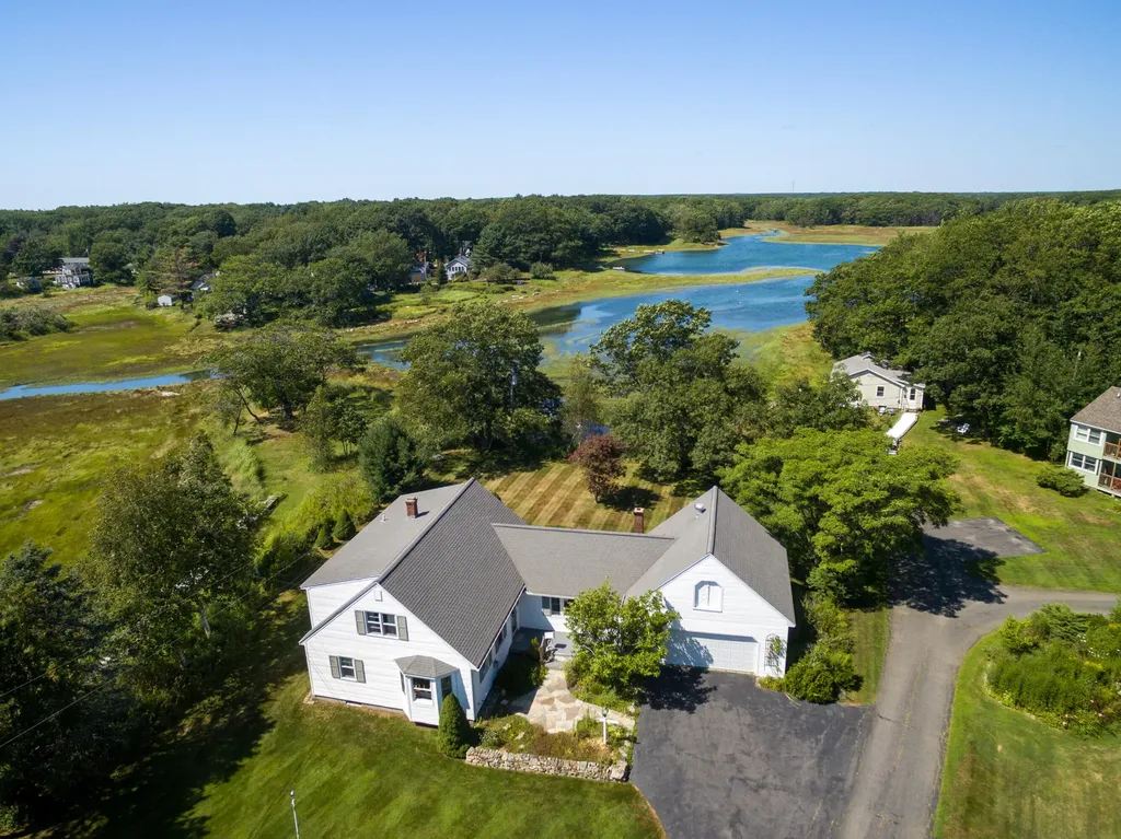 22 Pier Road Kennebunkport ME 04046