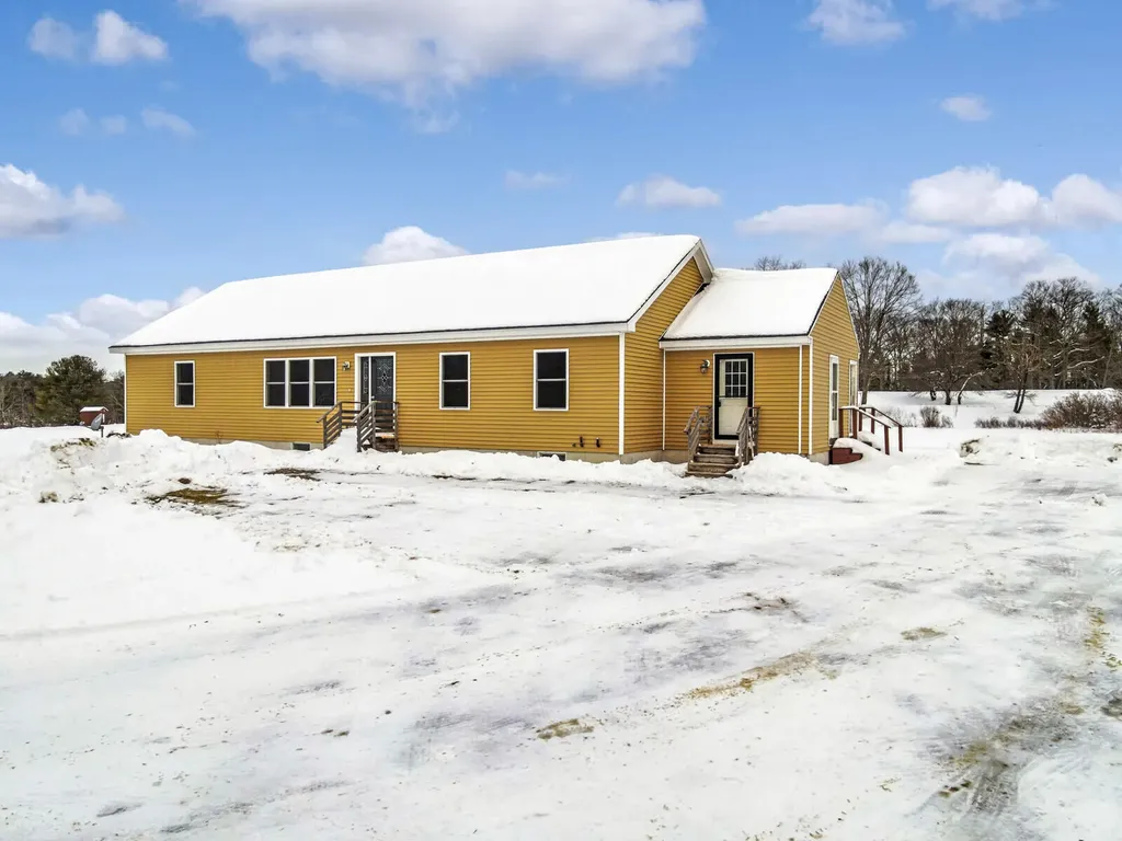 87 Lowelltown Road Wiscasset ME 04578