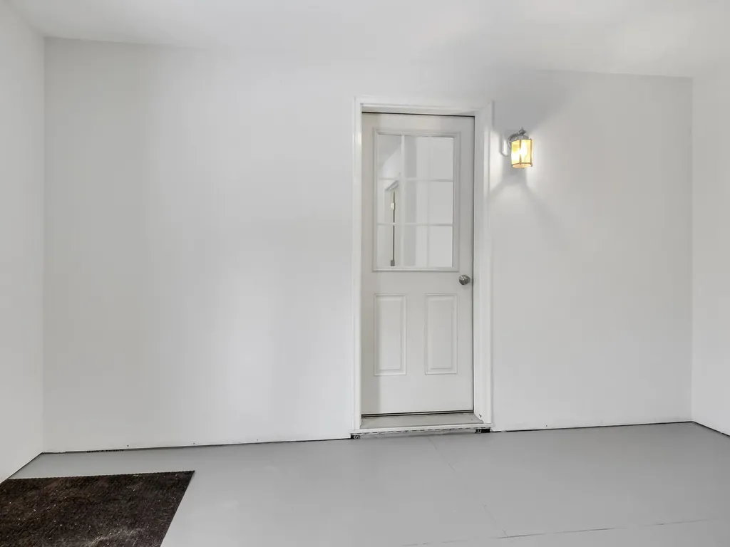 87 Lowelltown Road Wiscasset ME 04578