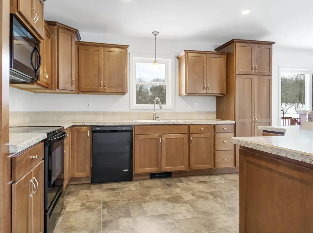 87 Lowelltown Road Wiscasset ME 04578
