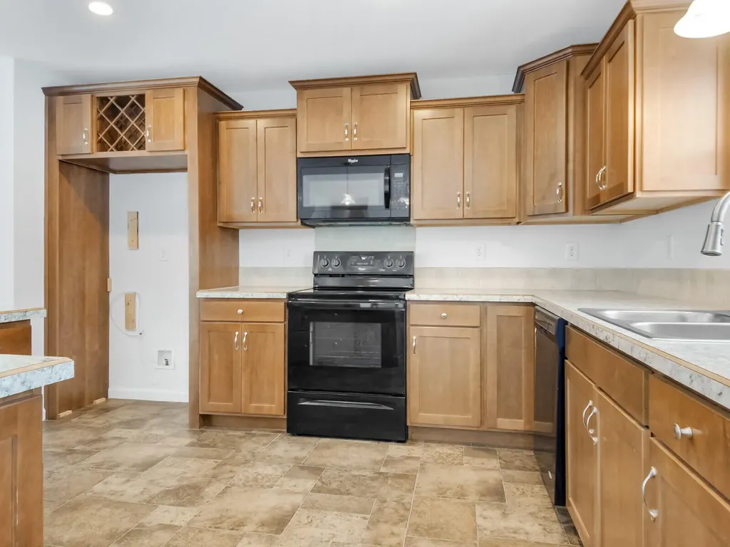 87 Lowelltown Road Wiscasset ME 04578