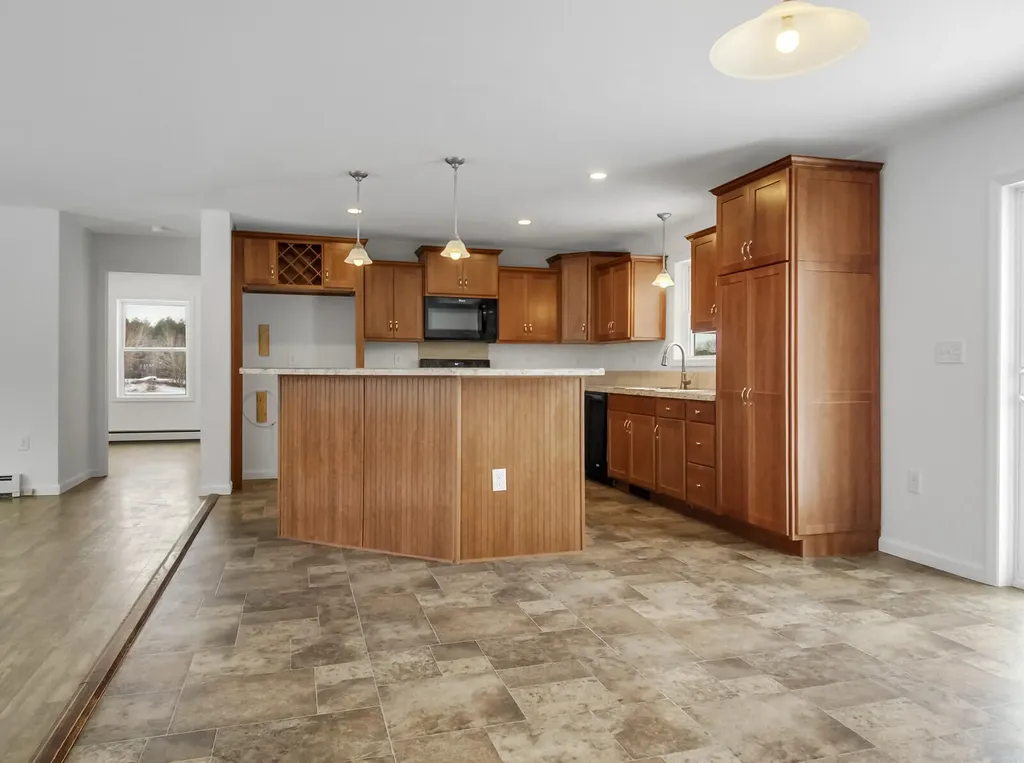 87 Lowelltown Road Wiscasset ME 04578