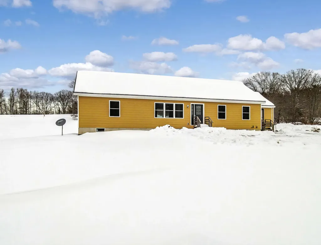 87 Lowelltown Road Wiscasset ME 04578