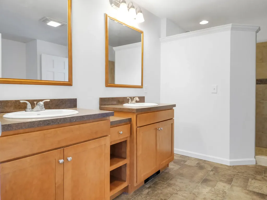 87 Lowelltown Road Wiscasset ME 04578