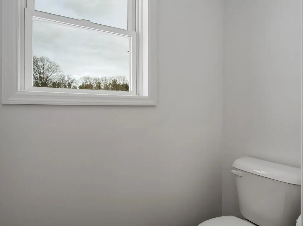 87 Lowelltown Road Wiscasset ME 04578