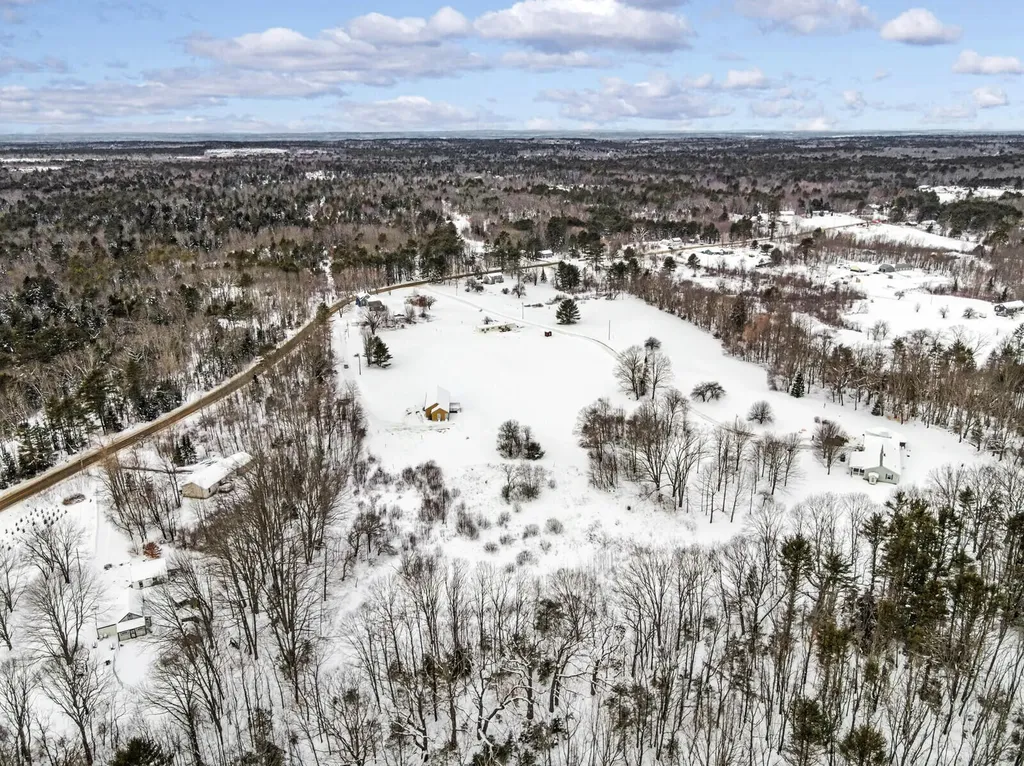 87 Lowelltown Road Wiscasset ME 04578
